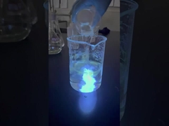 Experimento de luminescência com luminol